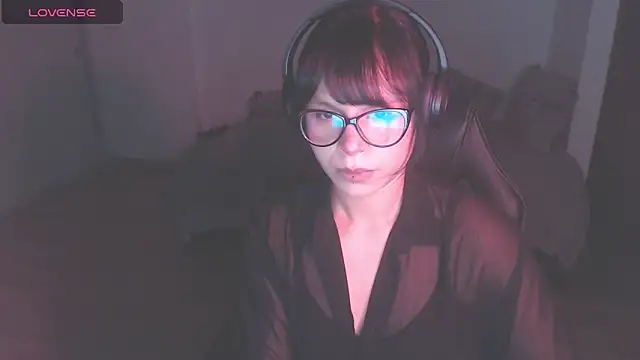 Snapshot of modjo_ chatting on 09/24/25, 02:48 modjo  online show from 09/24/25, 02:48