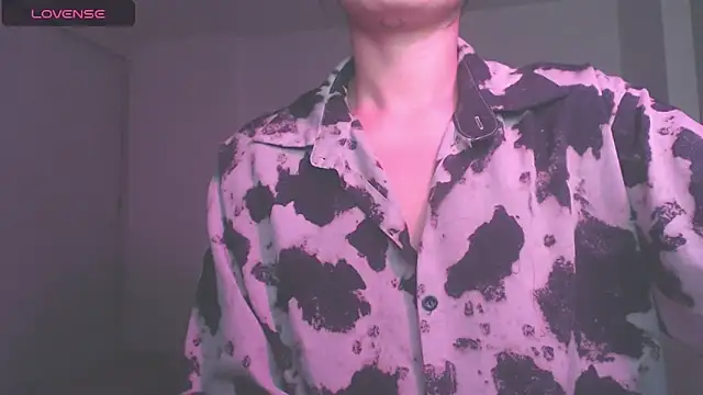 Snapshot of modjo_ chatting on 10/14/25, 03:40 modjo  online show from 10/14/25, 03:40