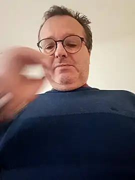 mike9473 online show from 09/26/25, 08:18