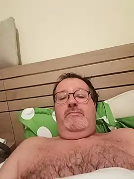 mike9473 online show from 10/04/25, 09:02