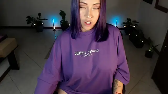 charlottezoe15 online show from 06/23/26, 08:34