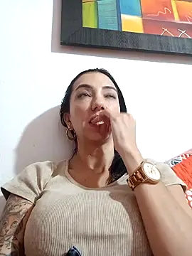 LunaZambrano online show from 01/28/25, 02:21