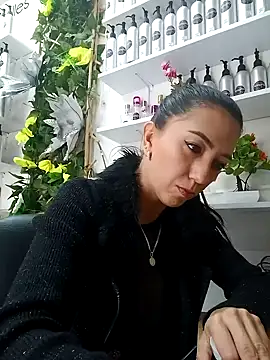 LunaZambrano online show from 02/01/25, 08:16