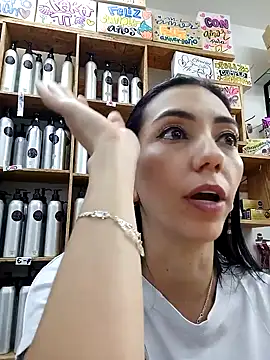 LunaZambrano online show from 02/04/25, 10:34