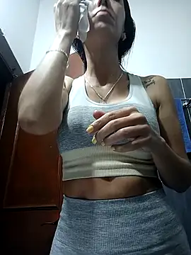 LunaZambrano online show from 02/06/25, 04:31