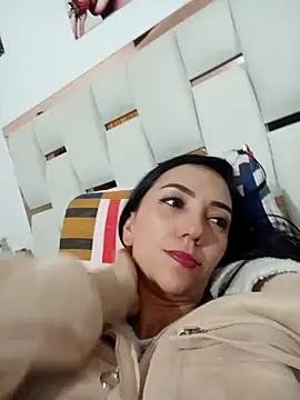 LunaZambrano online show from 02/12/25, 02:35