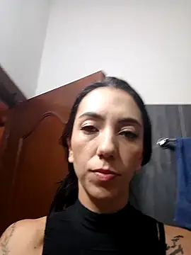 LunaZambrano online show from 02/12/25, 05:58