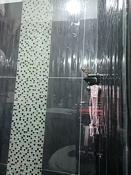 LunaZambrano online show from 10/04/25, 03:32