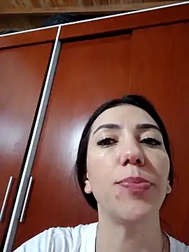 LunaZambrano online show from 10/10/25, 03:27