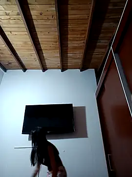 LunaZambrano online show from 11/04/25, 01:10