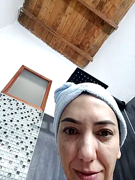 LunaZambrano online show from 11/27/25, 11:56