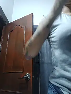 LunaZambrano online show from 05/15/26, 02:29
