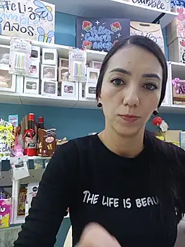 LunaZambrano online show from 06/10/26, 03:11