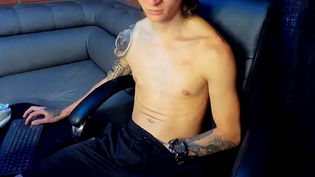 Snapshot of Dmtry6 chatting on 01/13/25, 06:49 Dmtry6 online show from 01/13/25, 06:49