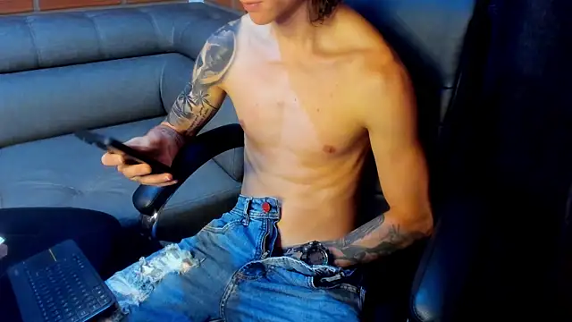 Snapshot of Dmtry6 chatting on 01/25/25, 02:36 Dmtry6 online show from 01/25/25, 02:36