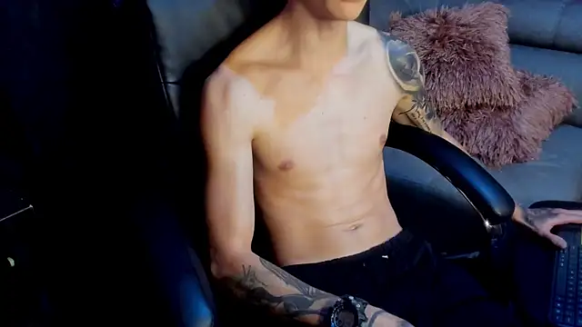 Snapshot of Dmtry6 chatting on 02/10/25, 09:58 Dmtry6 online show from 02/10/25, 09:58