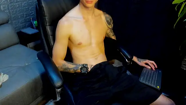 Snapshot of Dmtry6 chatting on 02/27/25, 01:27 Dmtry6 online show from 02/27/25, 01:27