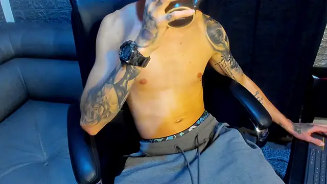 Snapshot of Dmtry6 chatting on 03/16/25, 01:38 Dmtry6 online show from 03/16/25, 01:38