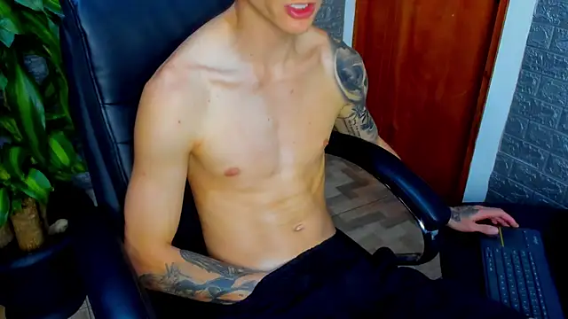 Snapshot of Dmtry6 chatting on 03/21/25, 11:12 Dmtry6 online show from 03/21/25, 11:12