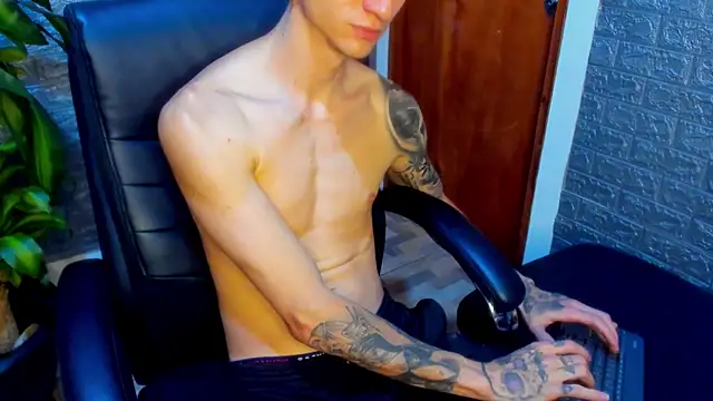 Snapshot of Dmtry6 chatting on 03/22/25, 11:20 Dmtry6 online show from 03/22/25, 11:20