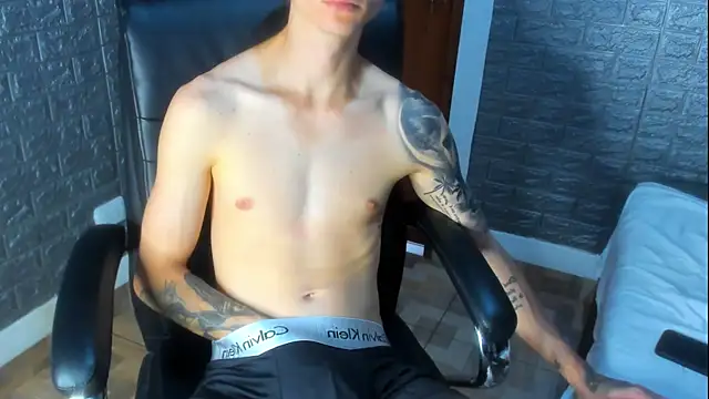 Snapshot of Dmtry6 chatting on 09/19/25, 06:30 Dmtry6 online show from 09/19/25, 06:30