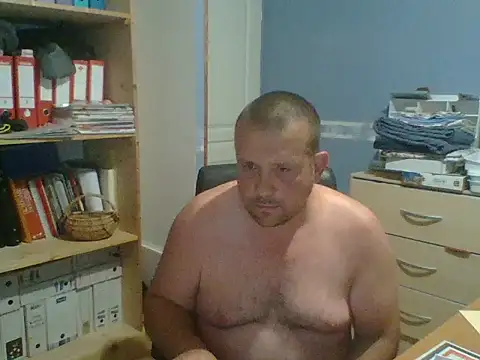 Snapshot of manubm03 chatting on 06/11/26, 03:15 manubm03 online show from 06/11/26, 03:15