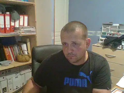 Snapshot of manubm03 chatting on 07/18/26, 01:59 manubm03 online show from 07/18/26, 01:59