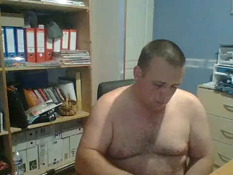Snapshot of manubm03 chatting on 07/31/26, 05:29 manubm03 online show from 07/31/26, 05:29