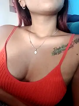 Snapshot of annie-19 chatting on 09/20/25, 06:31 annie-19 online show from 09/20/25, 06:31