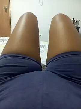 Snapshot of annie-19 chatting on 09/24/25, 02:26 annie-19 online show from 09/24/25, 02:26