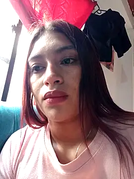 Snapshot of annie-19 chatting on 09/27/25, 03:06 annie-19 online show from 09/27/25, 03:06