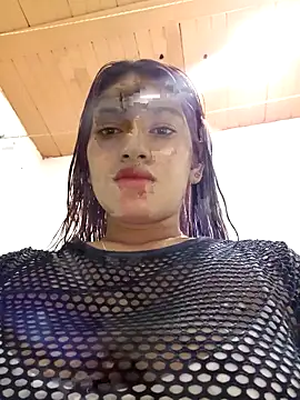 Snapshot of annie-19 chatting on 10/21/25, 02:07 annie-19 online show from 10/21/25, 02:07