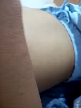 Snapshot of annie-19 chatting on 11/05/25, 04:45 annie-19 online show from 11/05/25, 04:45