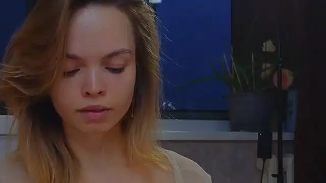 Snapshot of sinteas chatting on 11/10/25, 01:10 sinteas online show from 11/10/25, 01:10