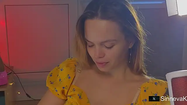 Snapshot of sinteas chatting on 11/25/25, 10:26 sinteas online show from 11/25/25, 10:26