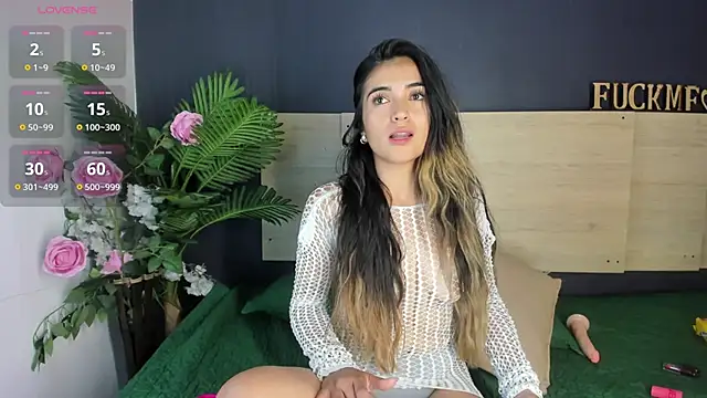 Snapshot of violet_giraldo chatting on 03/06/26, 07:43 violet giraldo online show from 03/06/26, 07:43
