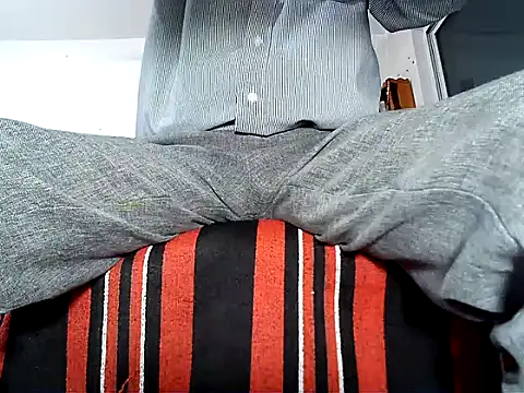 manan28 online show from 10/13/25, 12:49