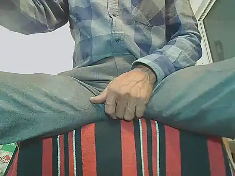 Snapshot of manan28 chatting on 11/18/25, 04:50 manan28 online show from 11/18/25, 04:50