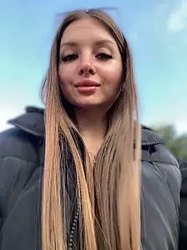 KrisMagnoly online show from 10/03/25, 01:41