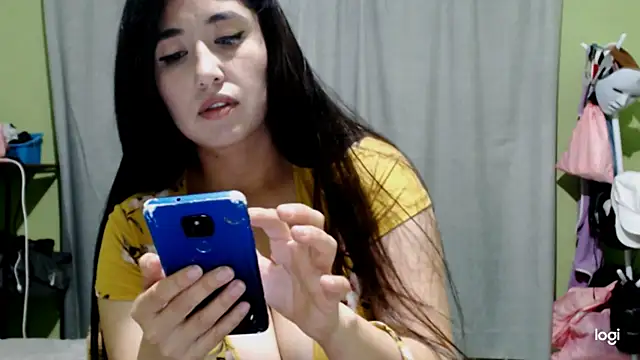 Snapshot of YummymeowW chatting on 12/21/24, 03:36 YummymeowW online show from 12/21/24, 03:36