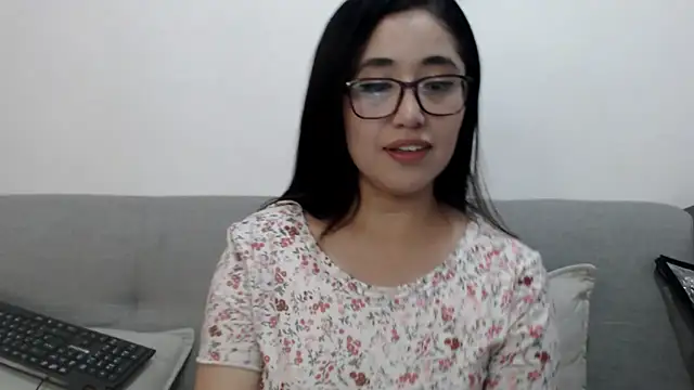 Snapshot of YummymeowW chatting on 01/24/25, 09:15 YummymeowW online show from 01/24/25, 09:15