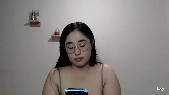 Snapshot of YummymeowW chatting on 10/26/25, 03:45 YummymeowW online show from 10/26/25, 03:45