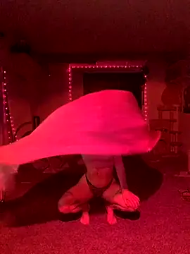 Snapshot of 777Jade chatting on 11/14/25, 02:43 777Jade online show from 11/14/25, 02:43