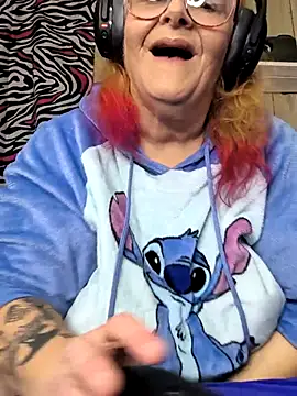 Snapshot of davisdesires@xh chatting on 11/17/25, 06:14 davisdesiresxh online show from 11/17/25, 06:14