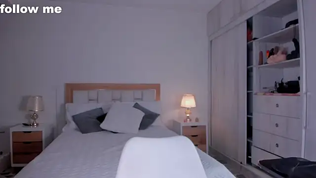 mia hank online show from 01/08/25, 11:43