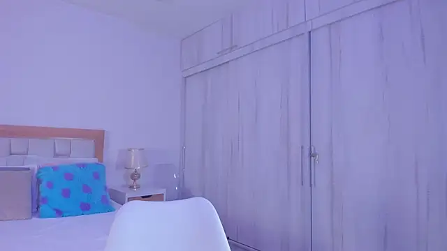 mia hank online show from 11/22/25, 11:42