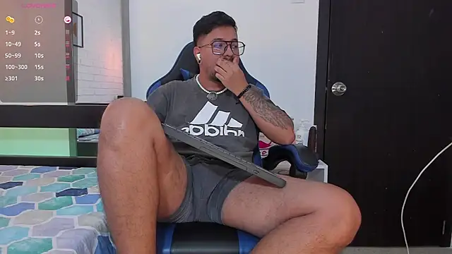 DaviidEvans  online show from 10/13/25, 10:04