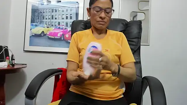 Snapshot of Aries_Mature chatting on 09/13/25, 04:40 Aries Mature online show from 09/13/25, 04:40