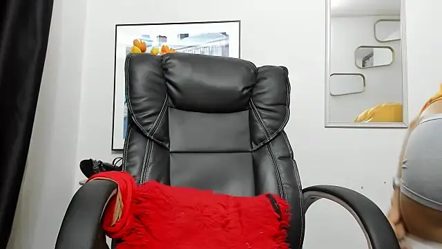 Snapshot of Aries_Mature chatting on 09/21/25, 10:11 Aries Mature online show from 09/21/25, 10:11