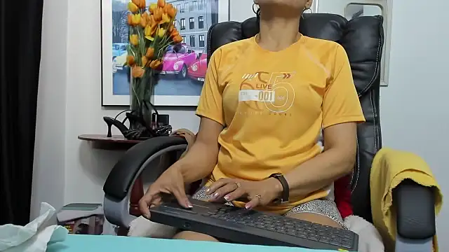 Snapshot of Aries_Mature chatting on 10/05/25, 04:05 Aries Mature online show from 10/05/25, 04:05